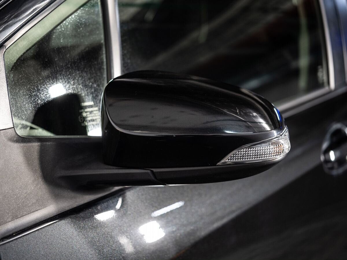 Toyota Vitz 2018 - фото автомобиля