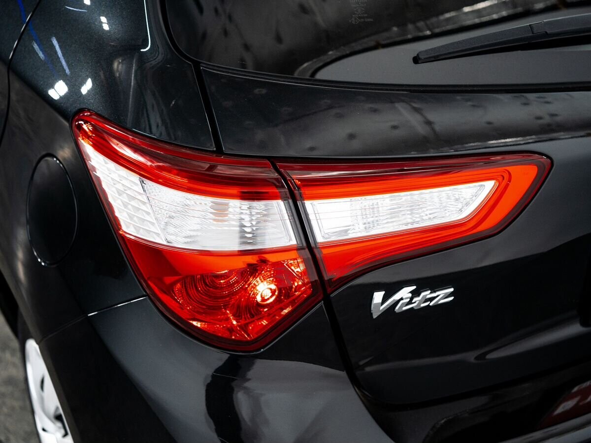 Toyota Vitz 2018 - фото автомобиля