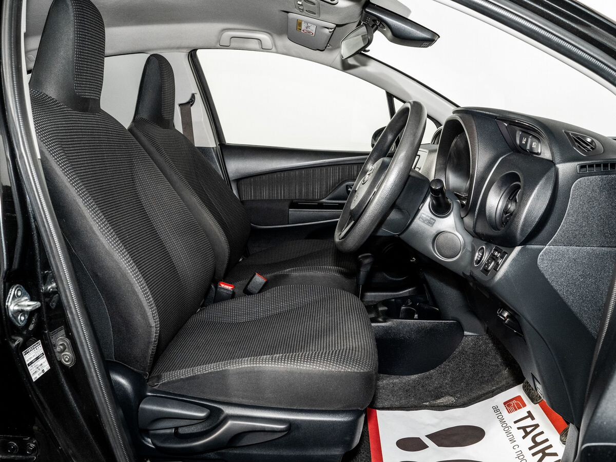 Toyota Vitz 2018 - фото автомобиля