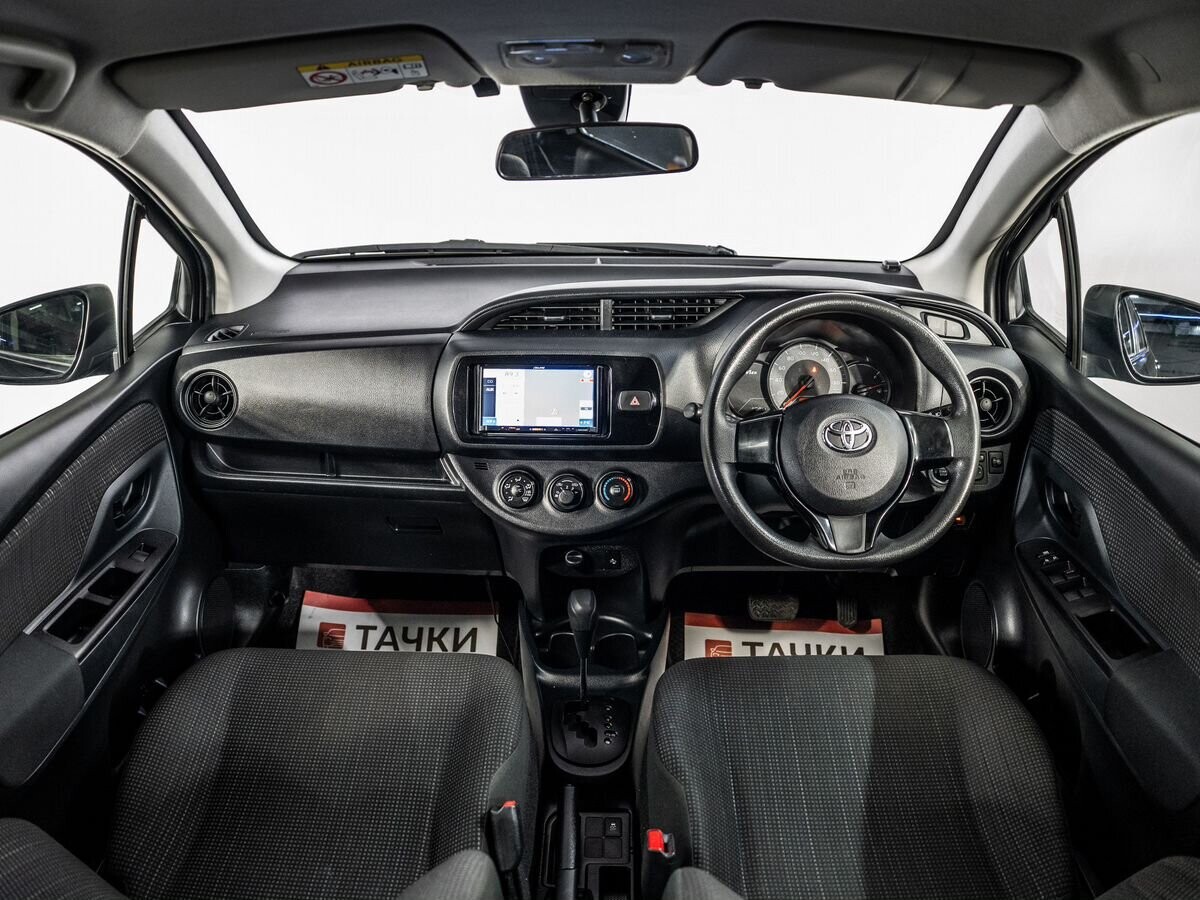 Toyota Vitz 2018 - фото автомобиля