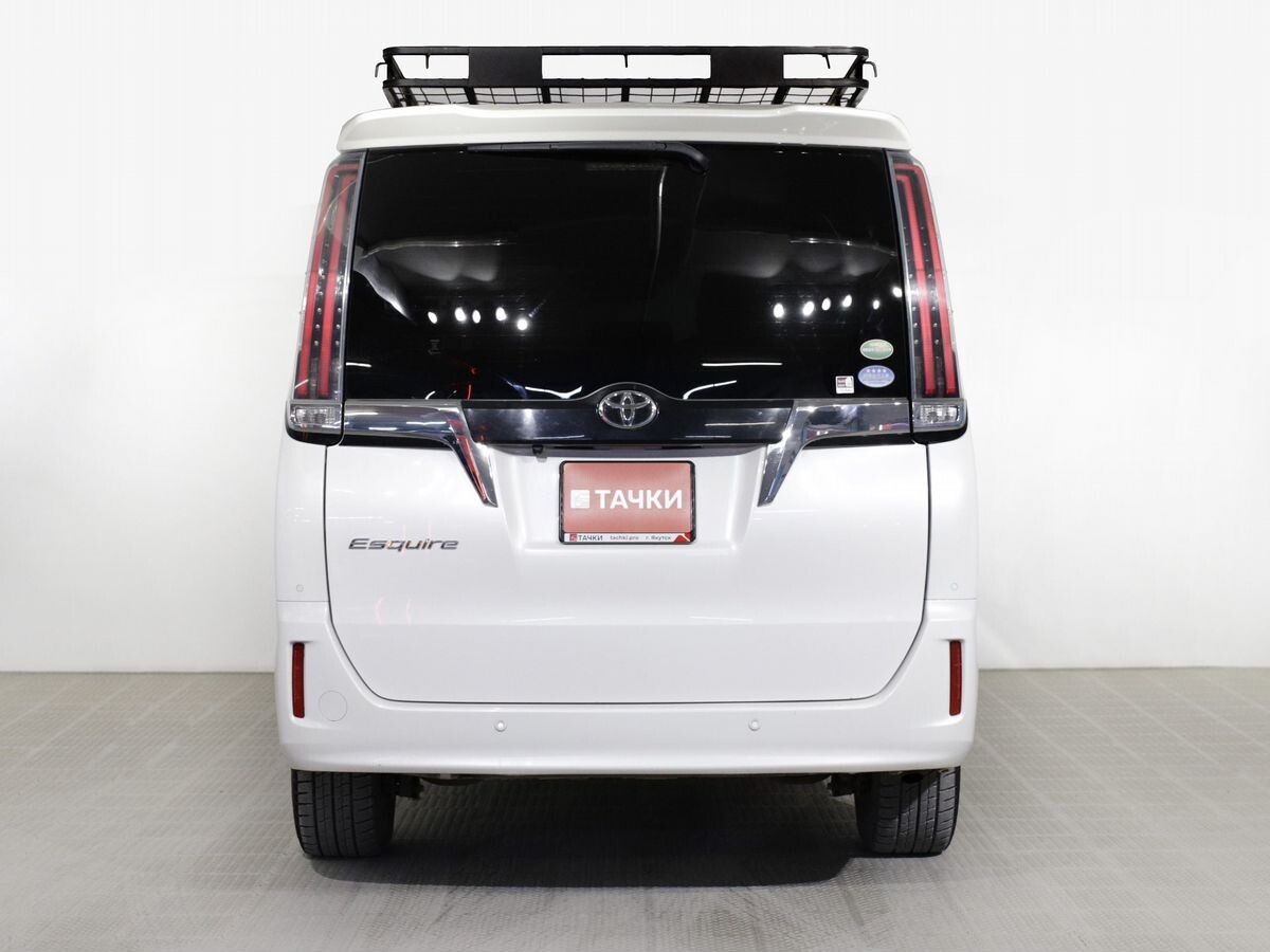 Toyota Esquire 2020 - фото автомобиля