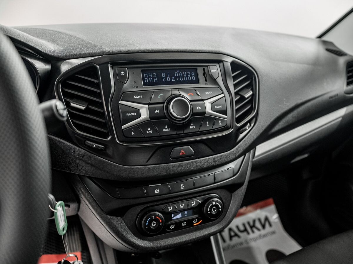 Lada (ВАЗ) Vesta 2021 - фото автомобиля