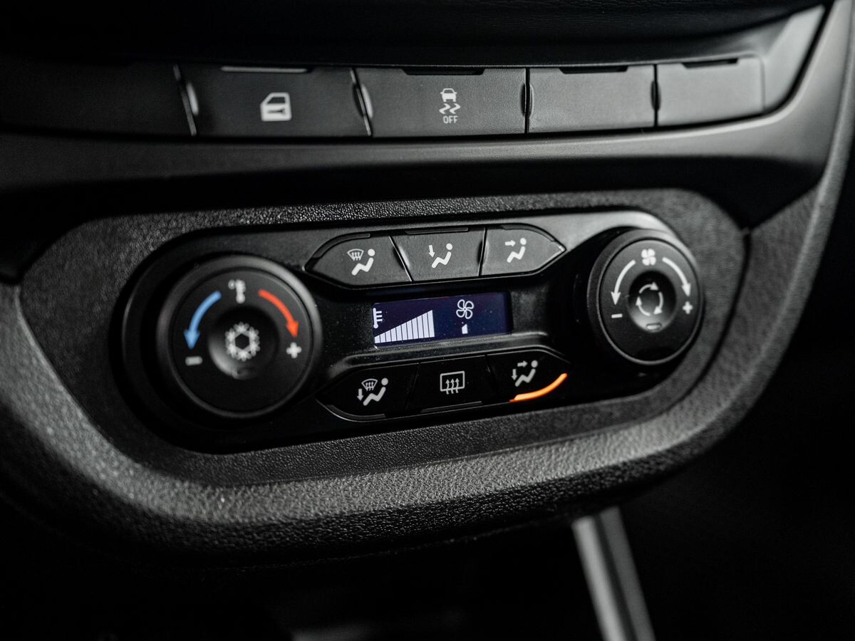 Lada (ВАЗ) Vesta 2021 - фото автомобиля