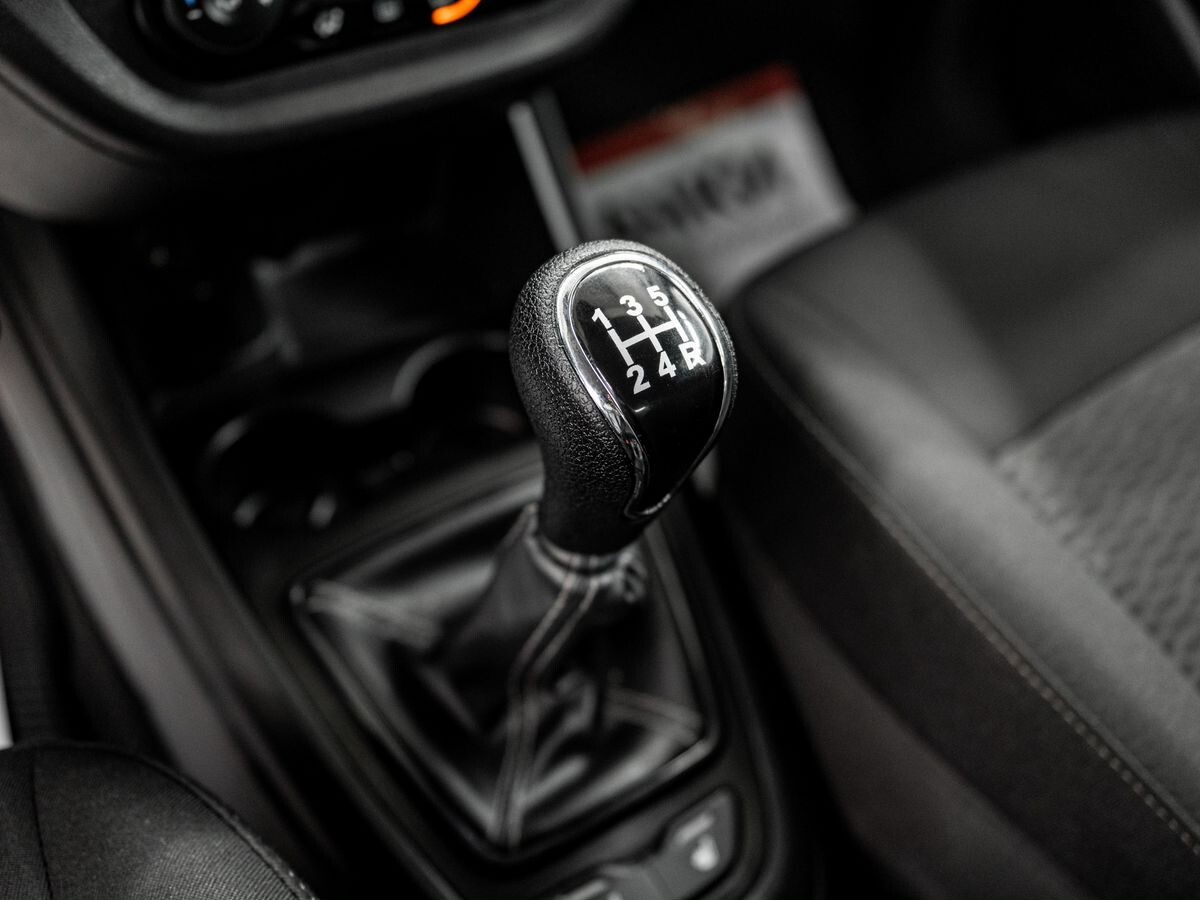 Lada (ВАЗ) Vesta 2021 - фото автомобиля