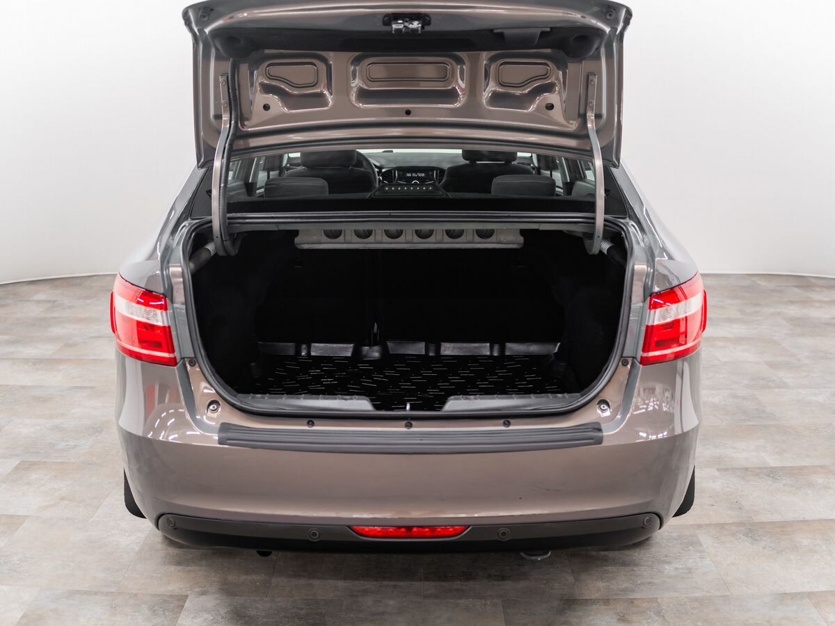 Lada (ВАЗ) Vesta 2021 - фото автомобиля