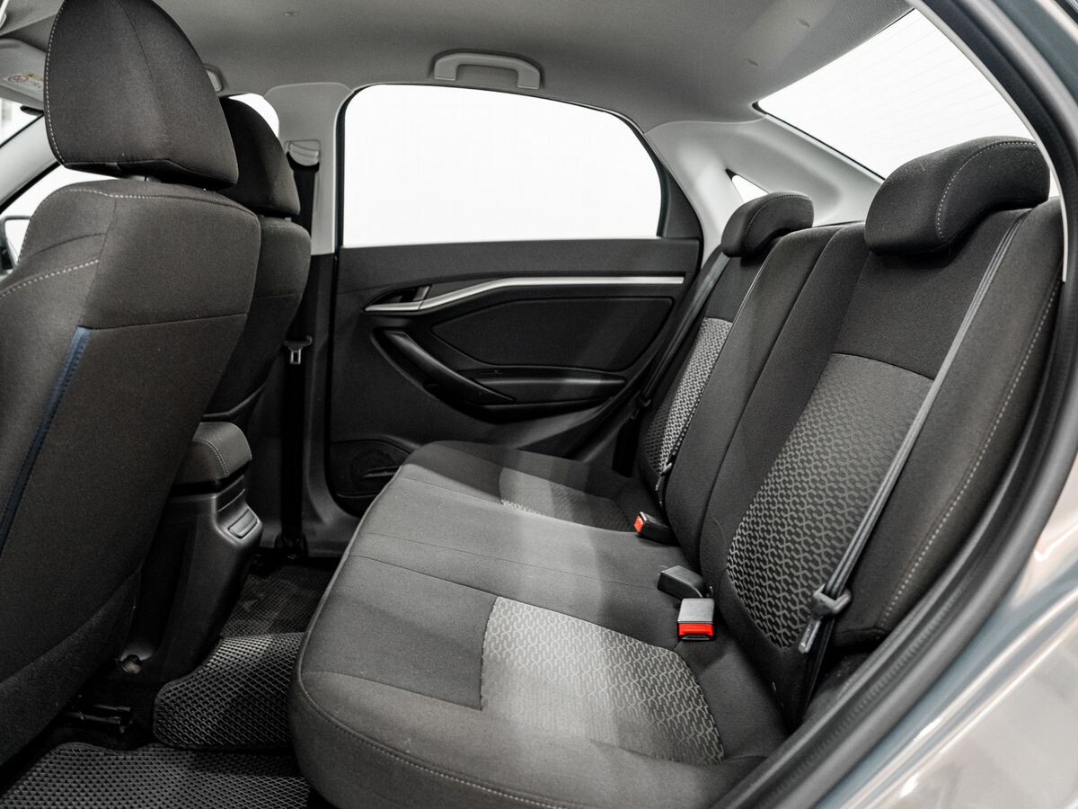 Lada (ВАЗ) Vesta 2021 - фото автомобиля