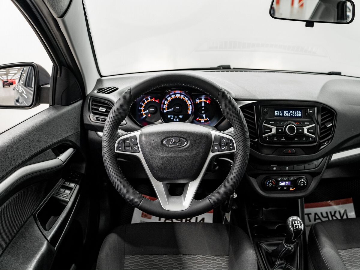 Lada (ВАЗ) Vesta 2021 - фото автомобиля