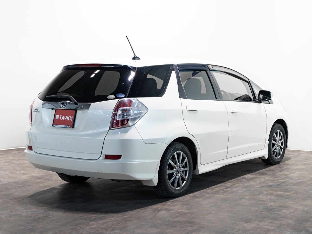 Honda Fit Shuttle 2013 - фото автомобиля