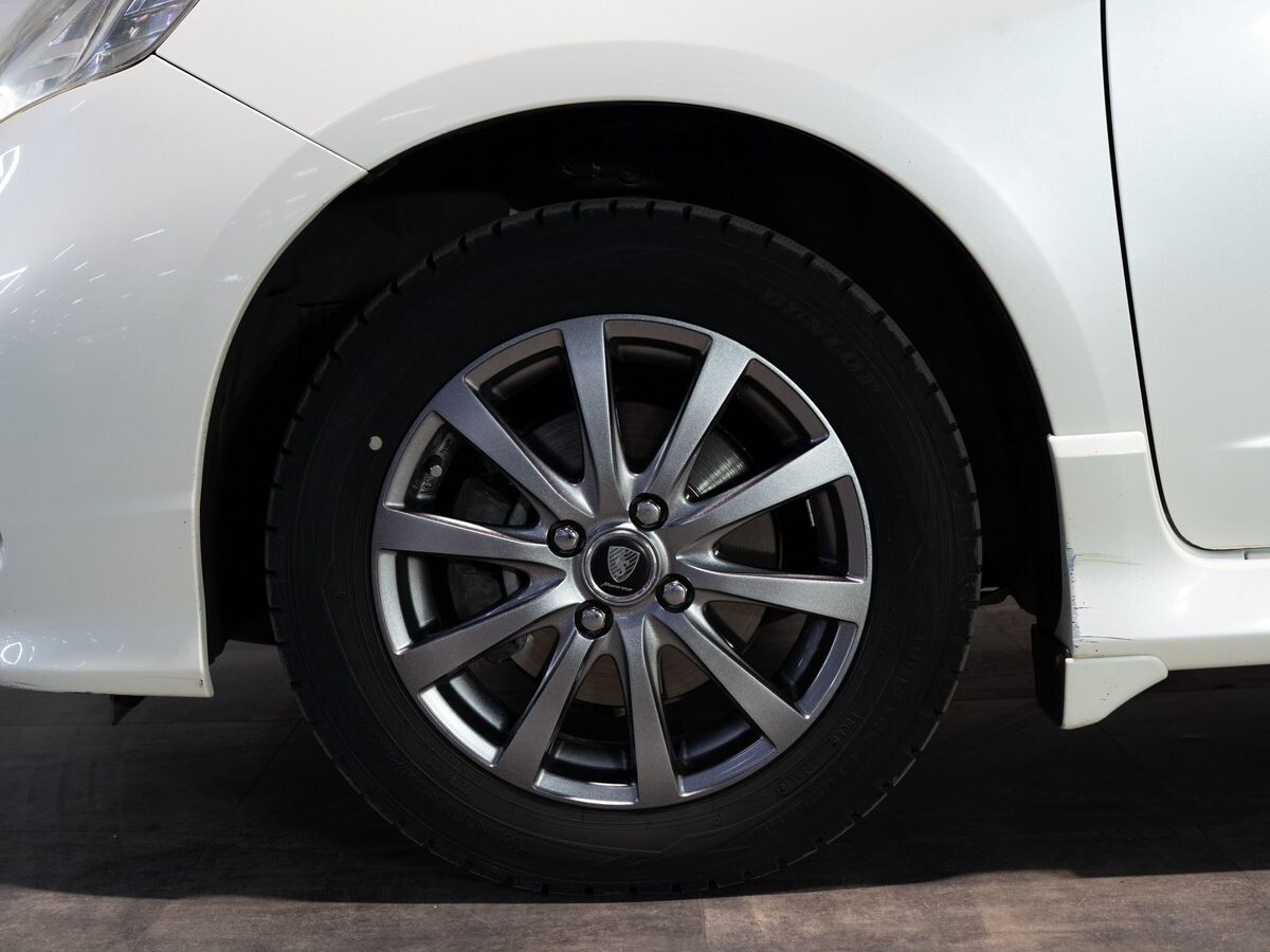 Honda Fit Shuttle 2013 - фото автомобиля