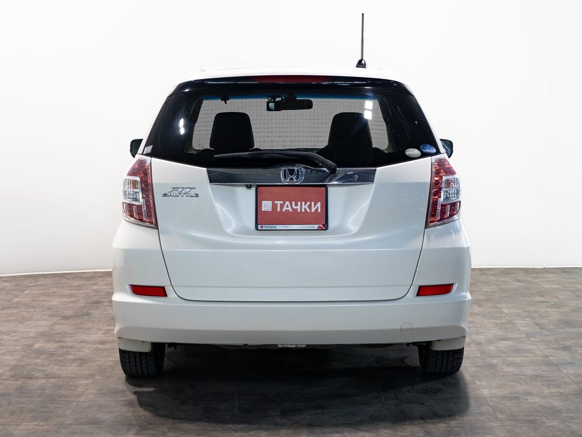 Honda Fit Shuttle 2013 - фото автомобиля