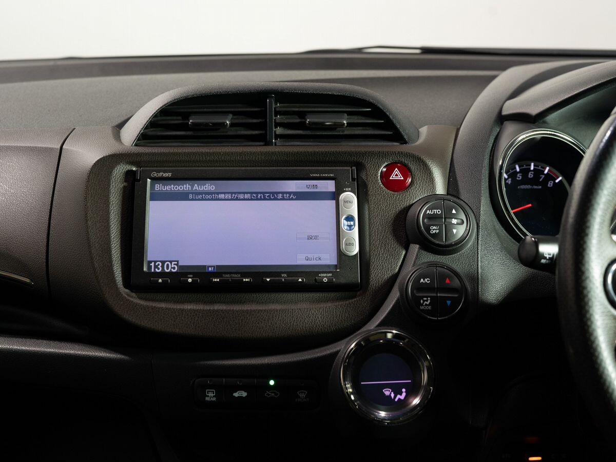 Honda Fit Shuttle 2013 - фото автомобиля