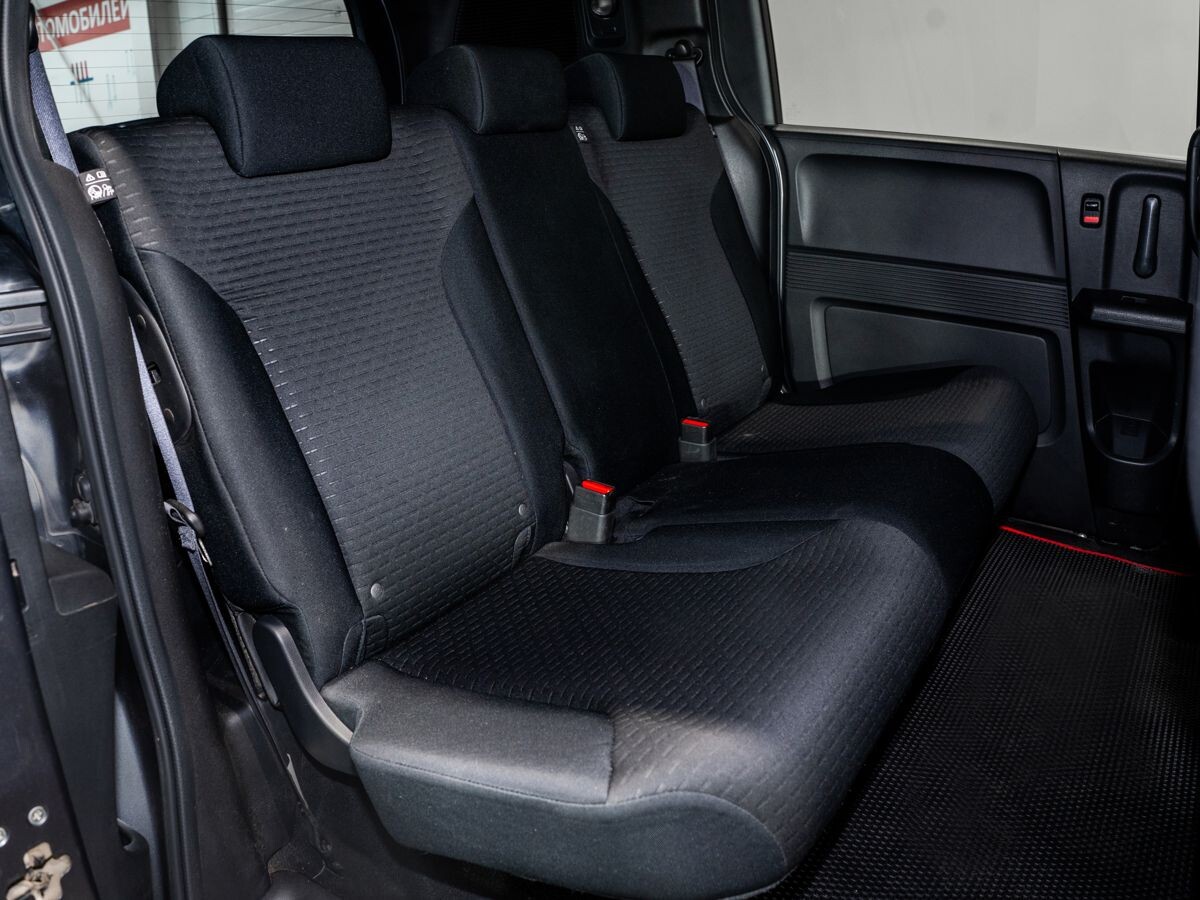 Honda Freed 2012 - фото автомобиля