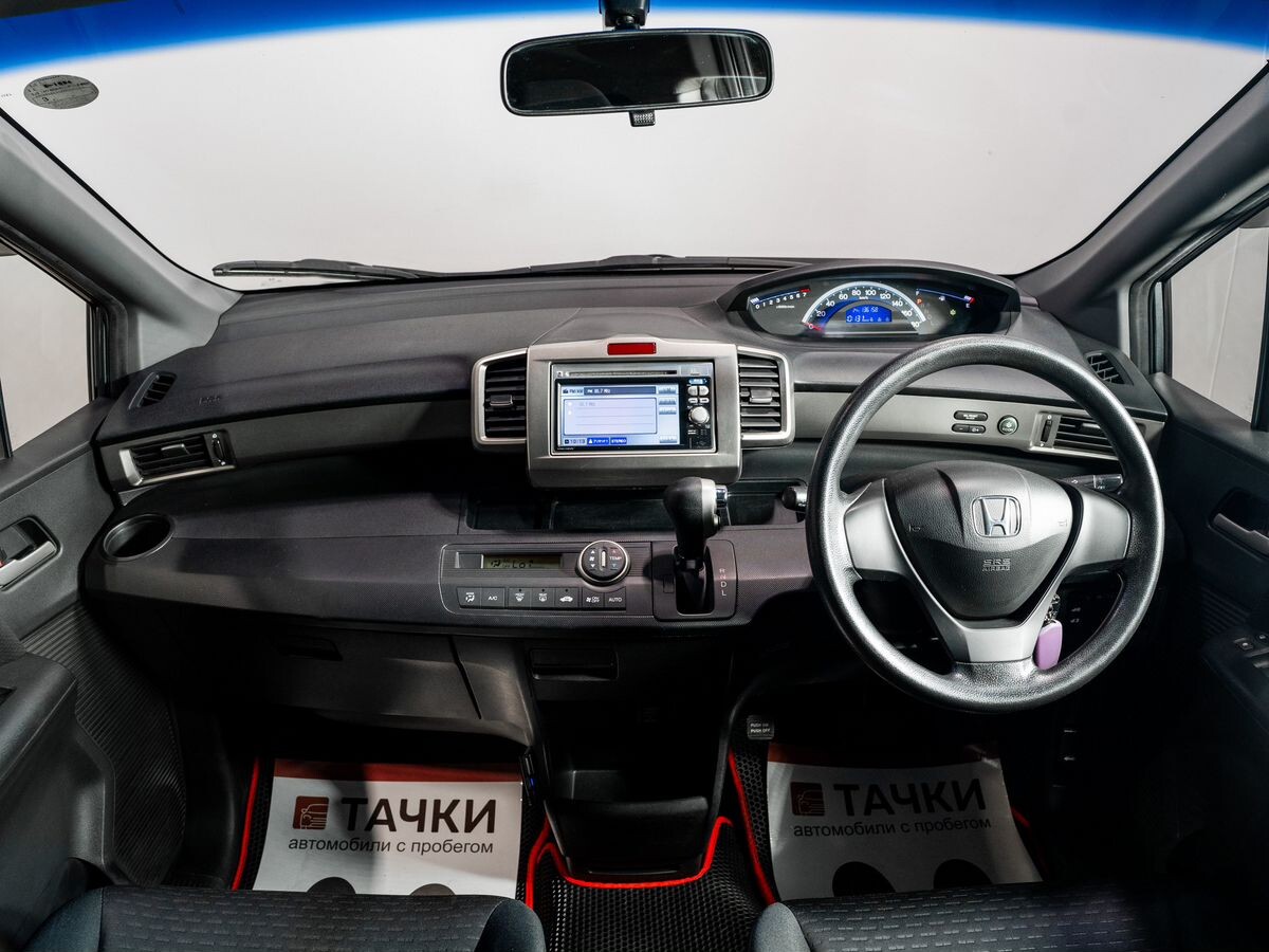 Honda Freed 2012 - фото автомобиля