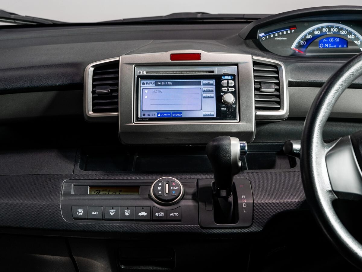 Honda Freed 2012 - фото автомобиля