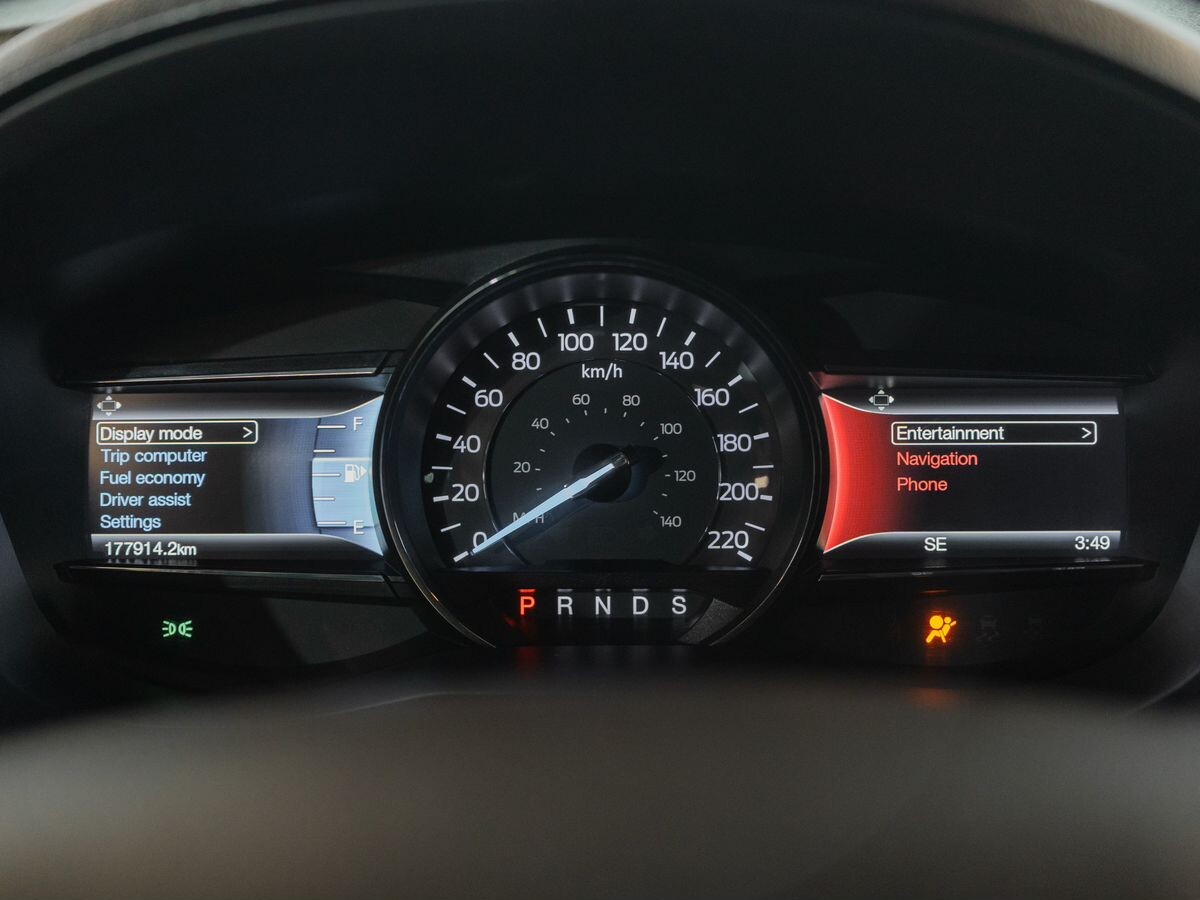 Ford Explorer 2016 - фото автомобиля