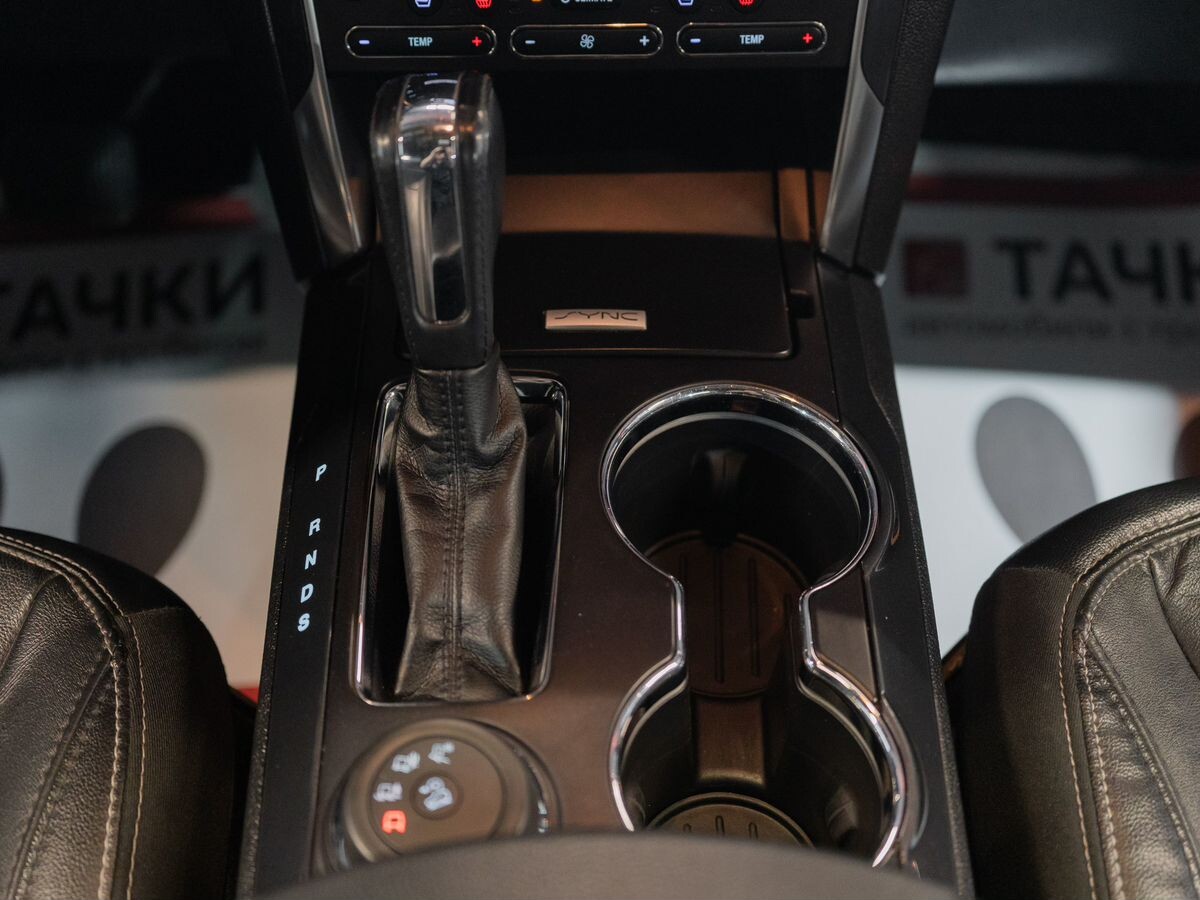 Ford Explorer 2016 - фото автомобиля