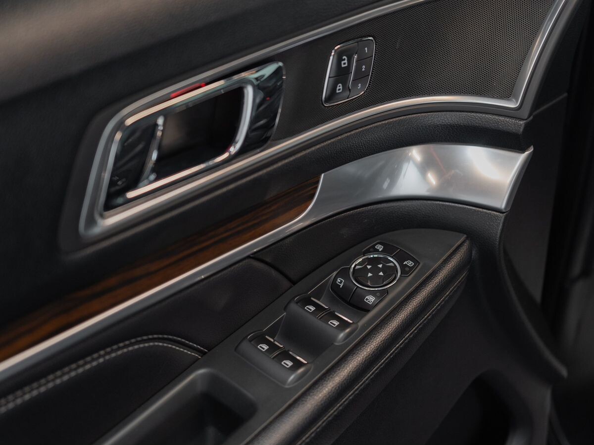 Ford Explorer 2016 - фото автомобиля