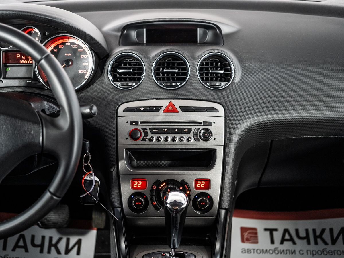 Peugeot 408 2013 - фото автомобиля