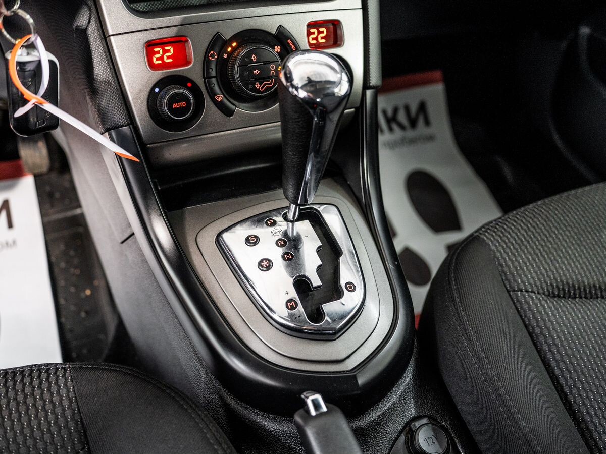 Peugeot 408 2013 - фото автомобиля