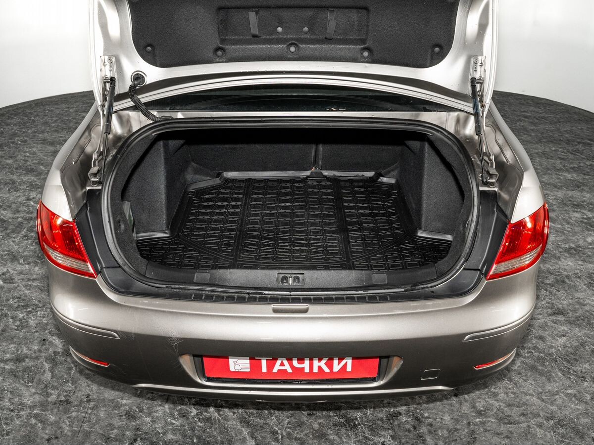 Peugeot 408 2013 - фото автомобиля