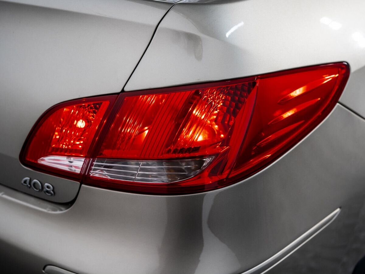 Peugeot 408 2013 - фото автомобиля