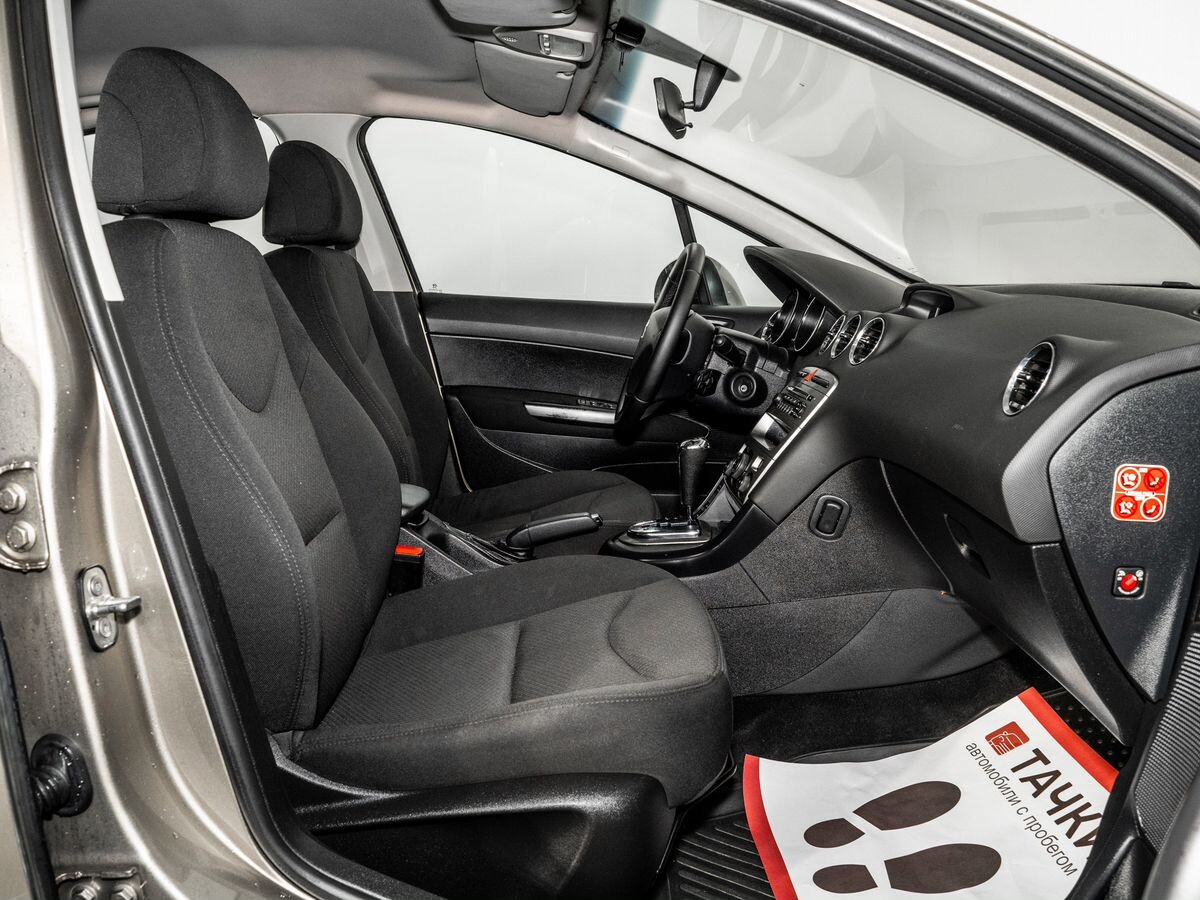 Peugeot 408 2013 - фото автомобиля