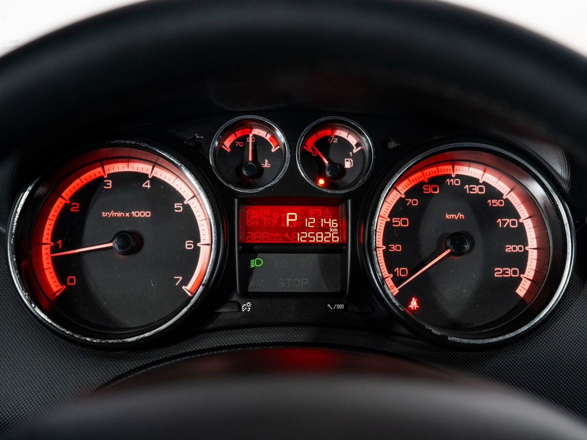 Peugeot 408 2013 - фото автомобиля