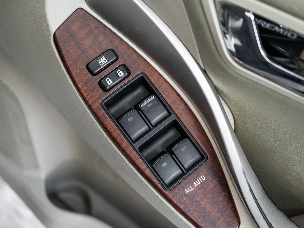 Toyota Premio 2011 - фото автомобиля