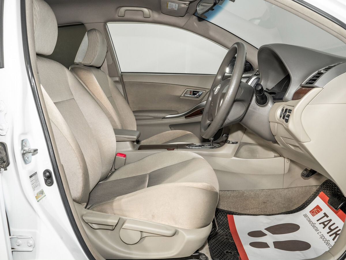 Toyota Premio 2011 - фото автомобиля