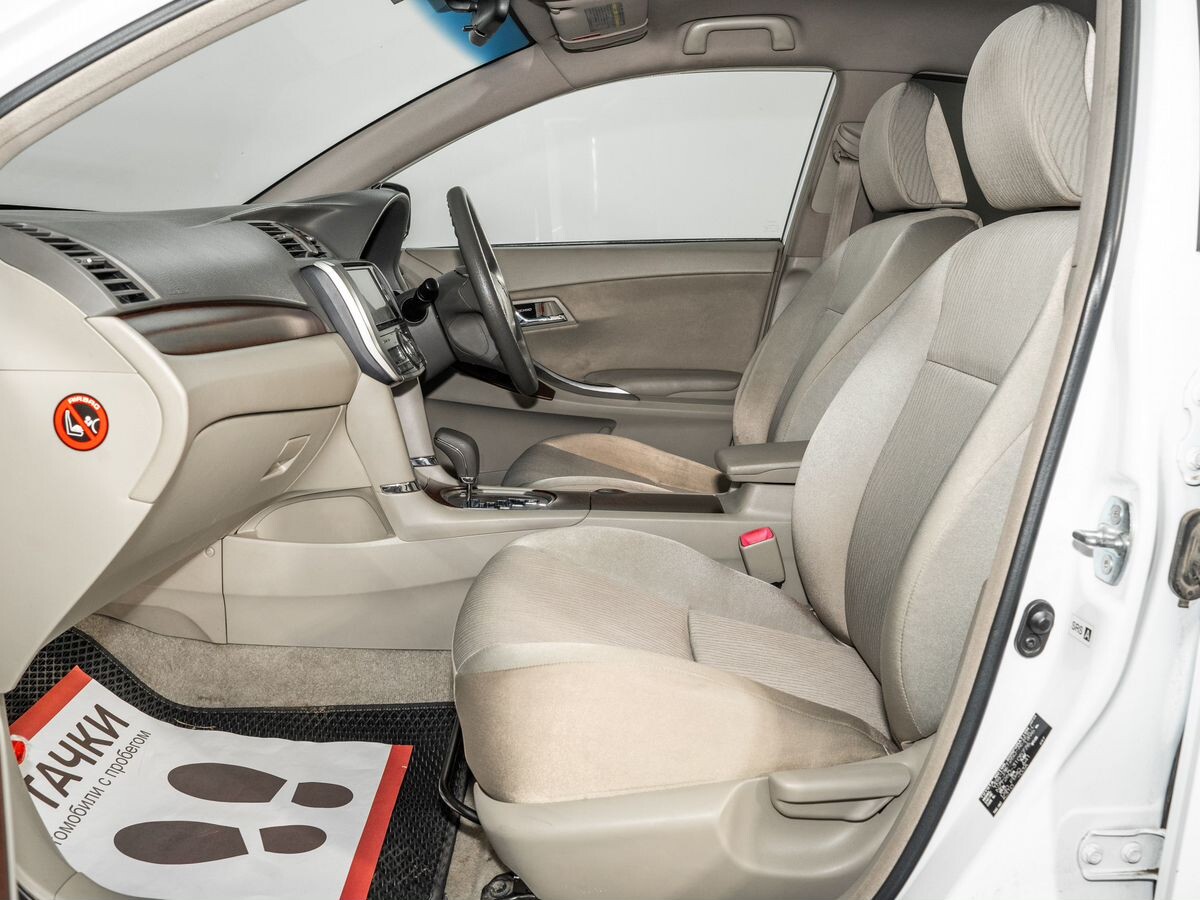 Toyota Premio 2011 - фото автомобиля