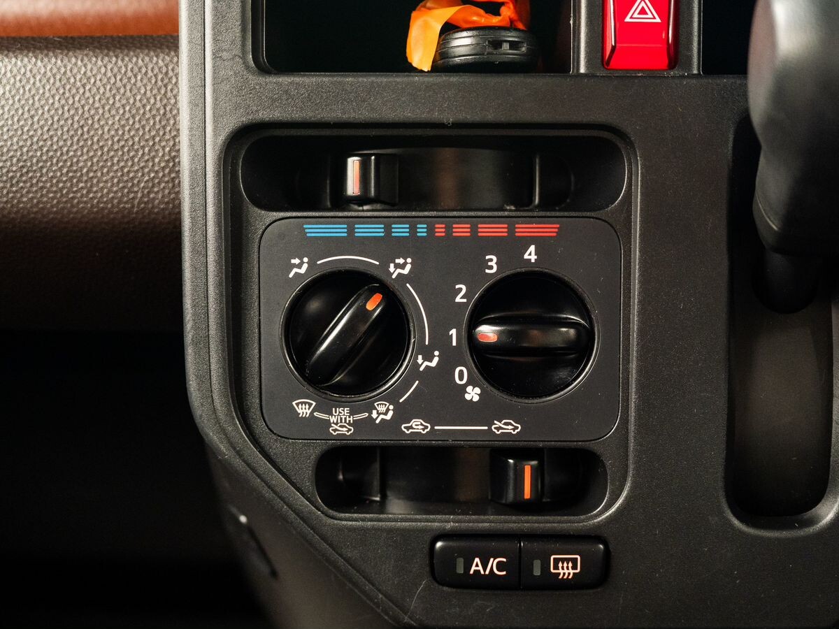 Toyota Tank 2020 - фото автомобиля