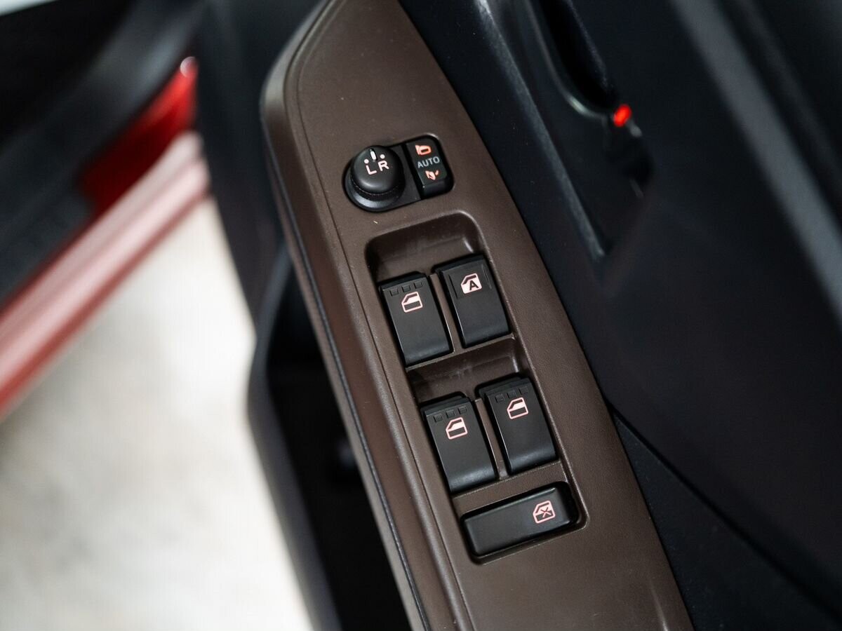 Toyota Tank 2020 - фото автомобиля