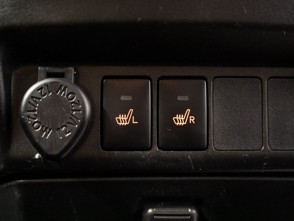 Toyota Tank 2020 - фото автомобиля