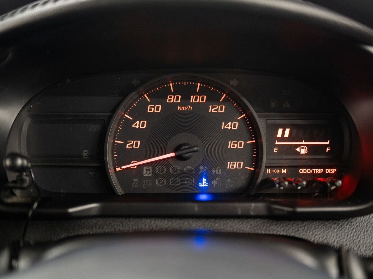 Toyota Tank 2020 - фото автомобиля