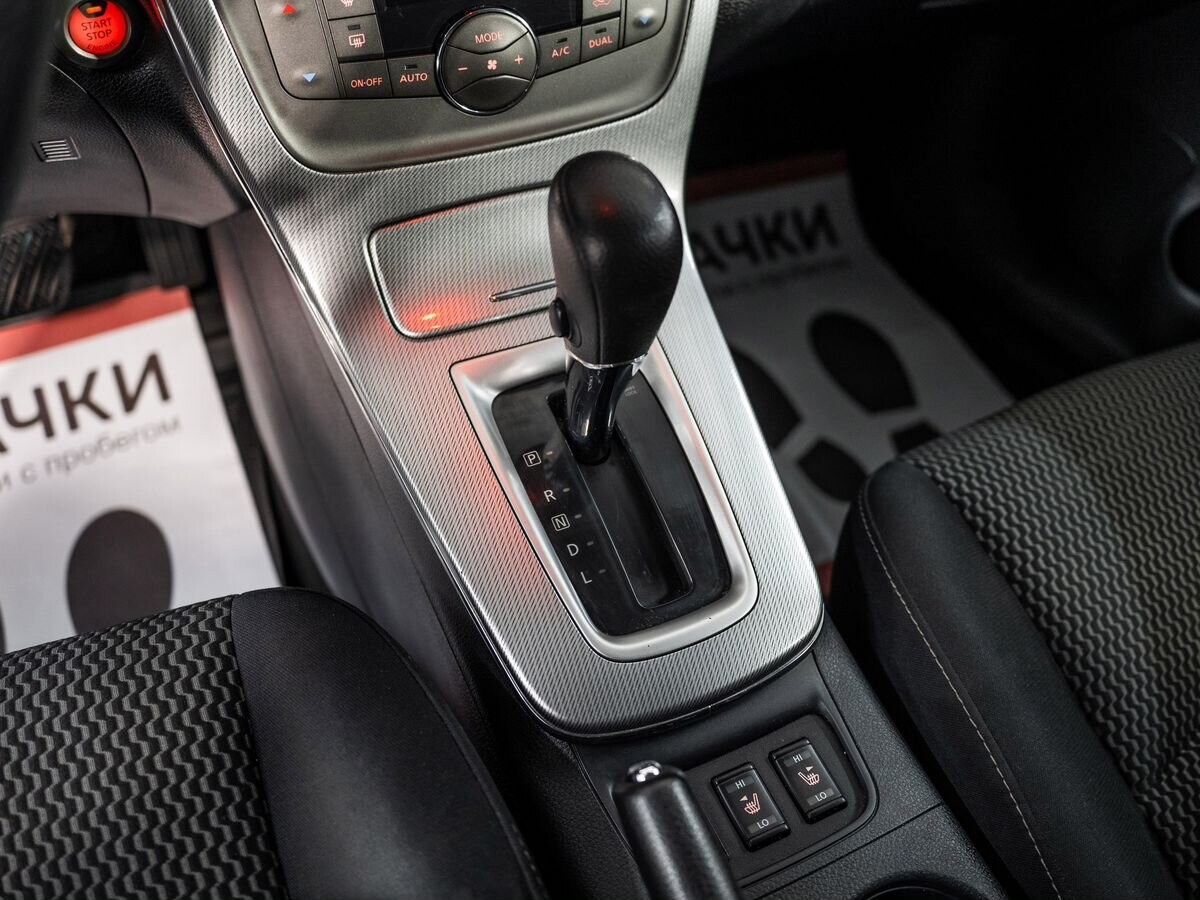 Nissan Tiida 2015 - фото автомобиля