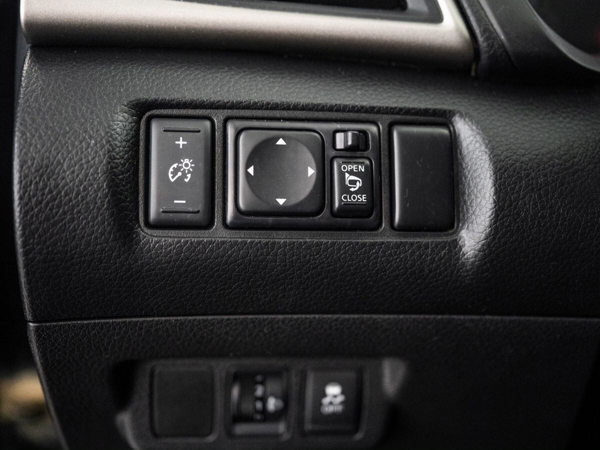 Nissan Tiida 2015 - фото автомобиля