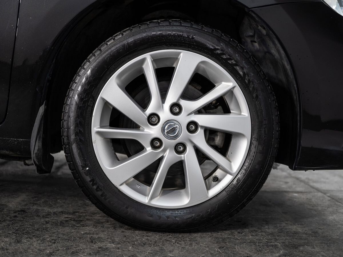 Nissan Tiida 2015 - фото автомобиля