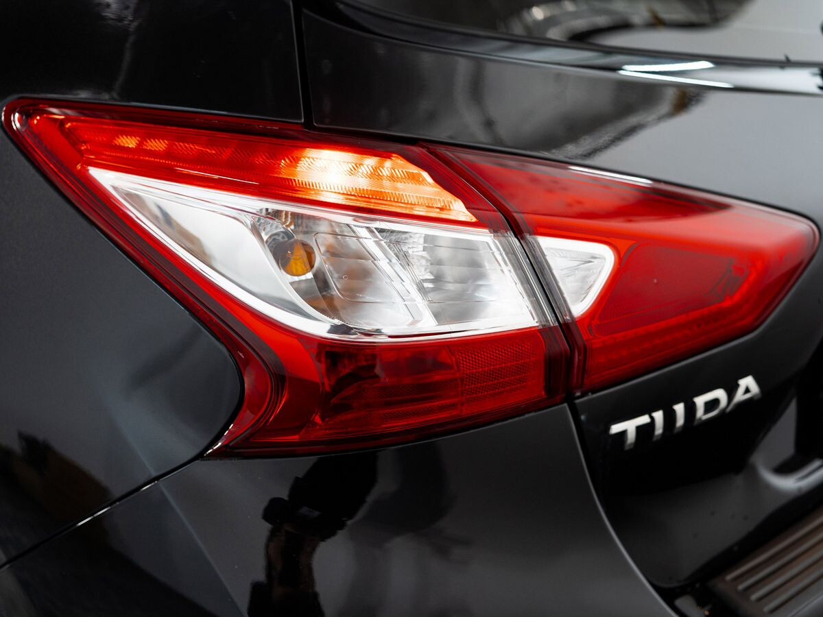 Nissan Tiida 2015 - фото автомобиля