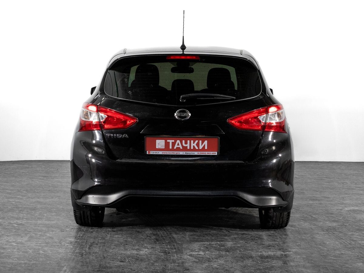 Nissan Tiida 2015 - фото автомобиля