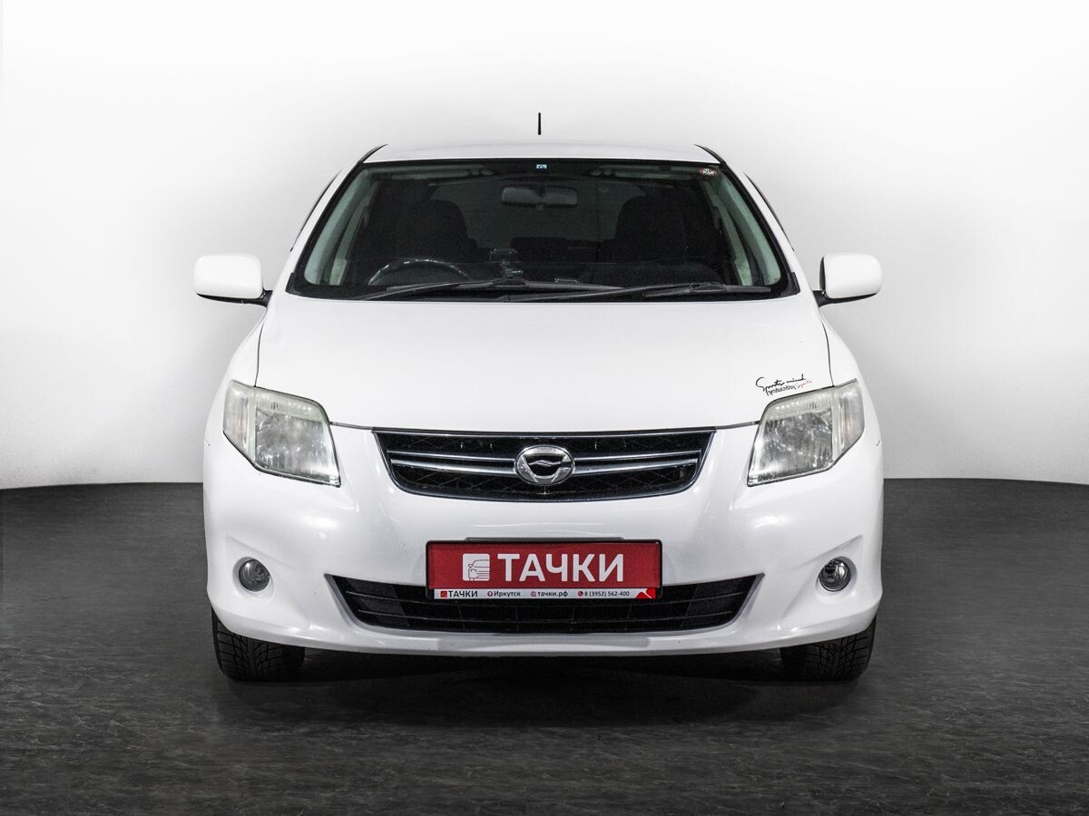 Toyota Corolla 2010 - фото автомобиля
