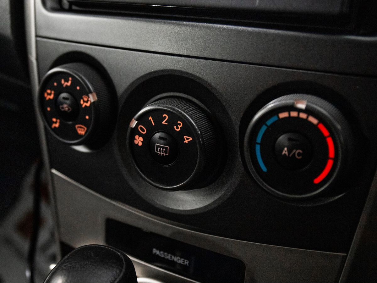 Toyota Corolla 2010 - фото автомобиля