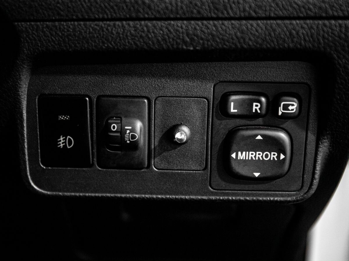 Toyota Corolla 2010 - фото автомобиля