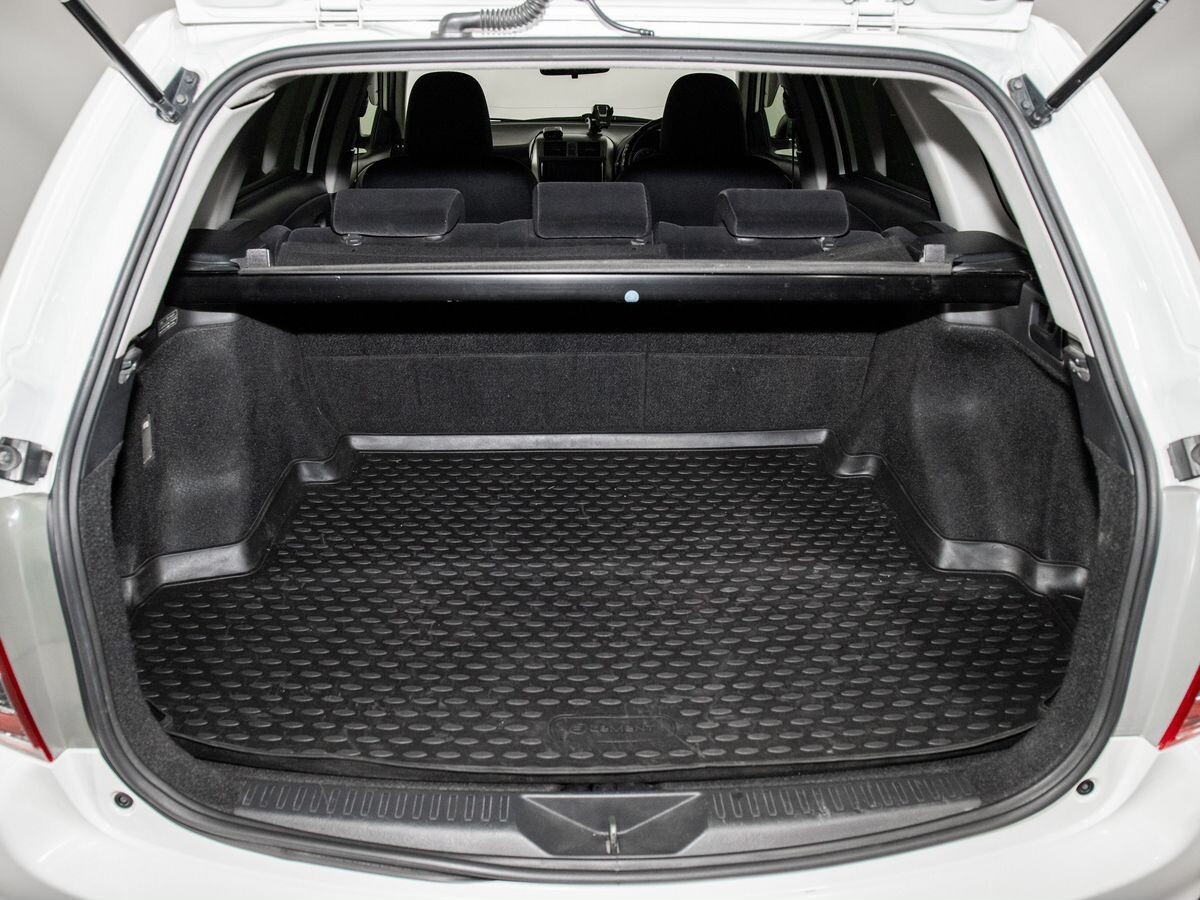 Toyota Corolla 2010 - фото автомобиля