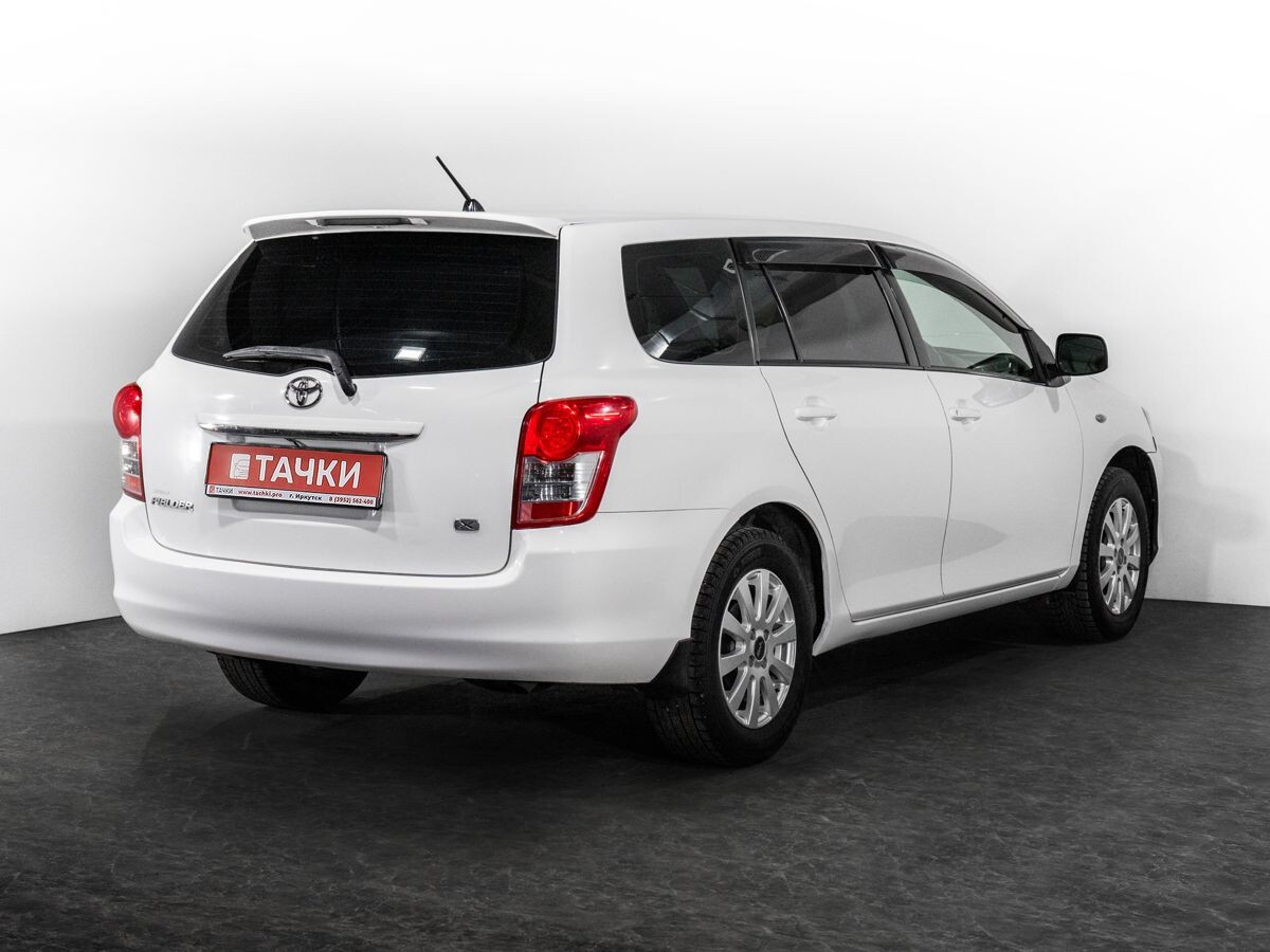 Toyota Corolla 2010 - фото автомобиля