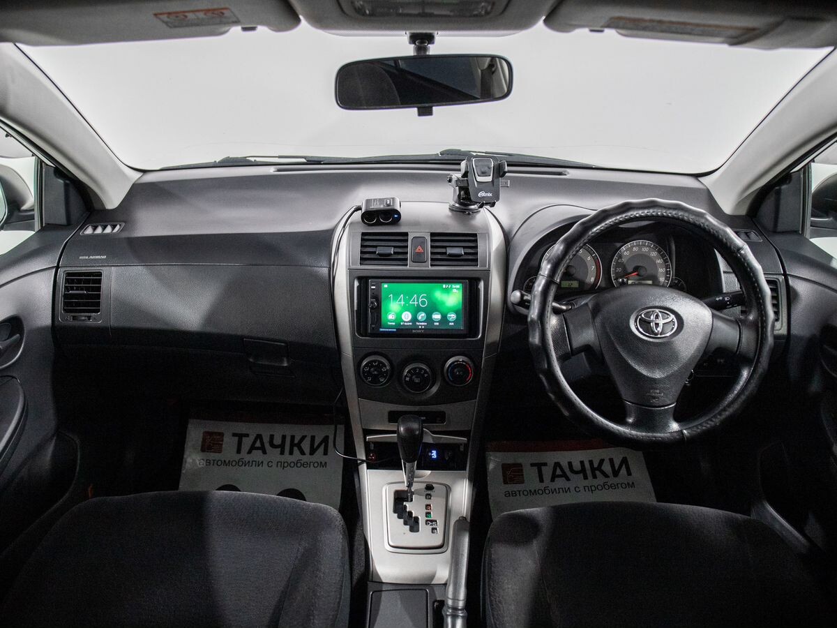 Toyota Corolla 2010 - фото автомобиля