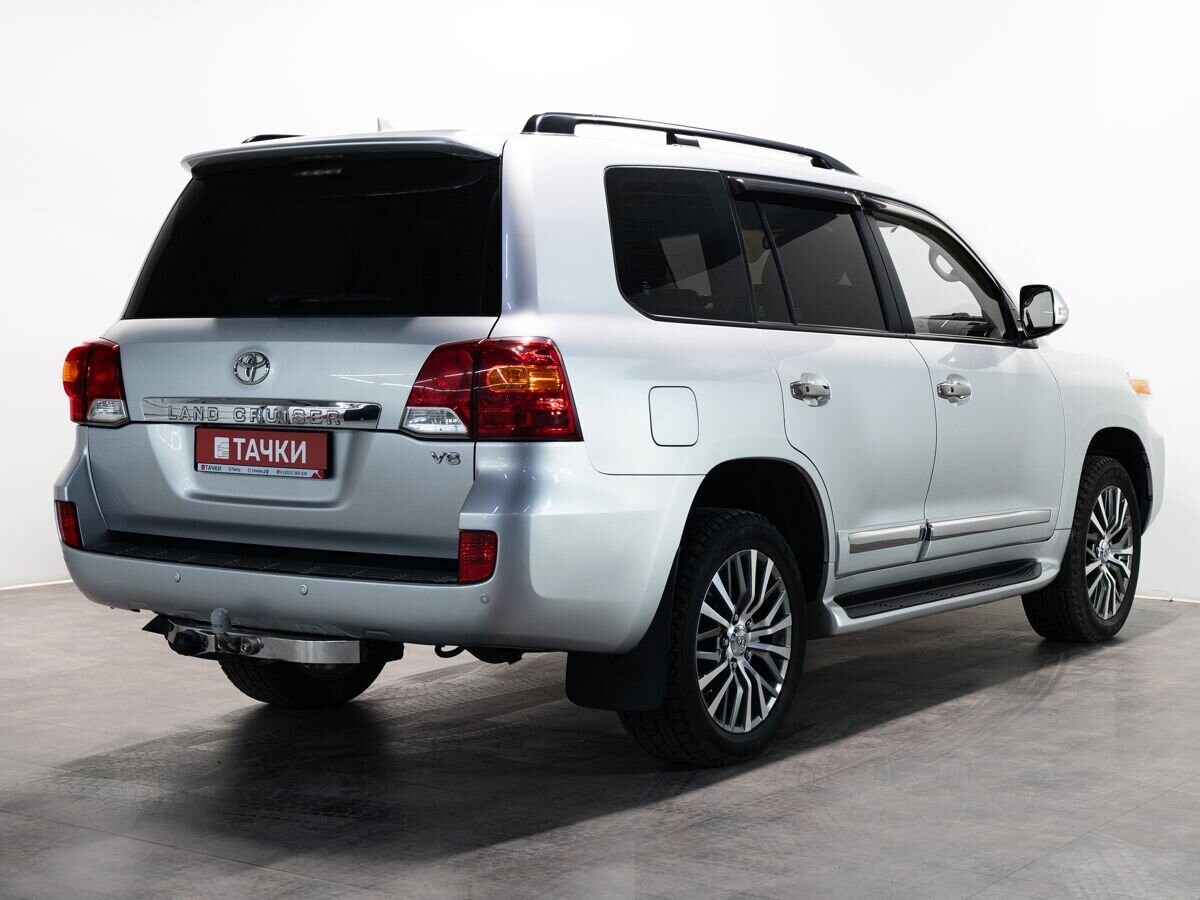 Toyota Land Cruiser 2013 - фото автомобиля