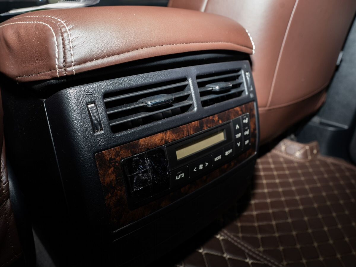 Toyota Land Cruiser 2013 - фото автомобиля