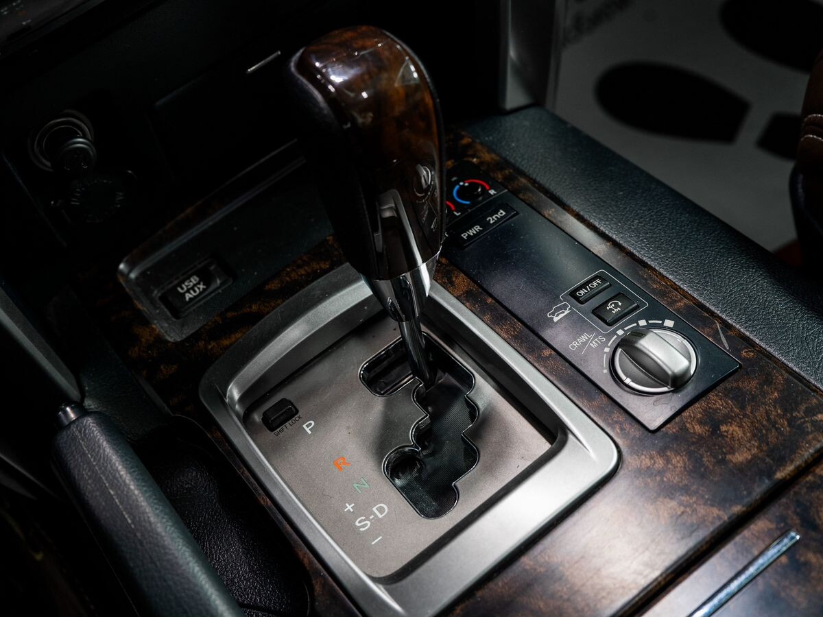 Toyota Land Cruiser 2013 - фото автомобиля