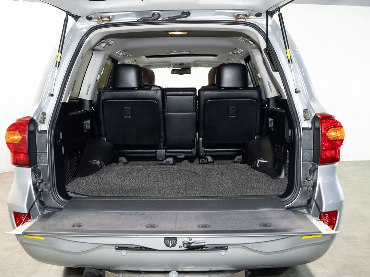 Toyota Land Cruiser 2013 - фото автомобиля