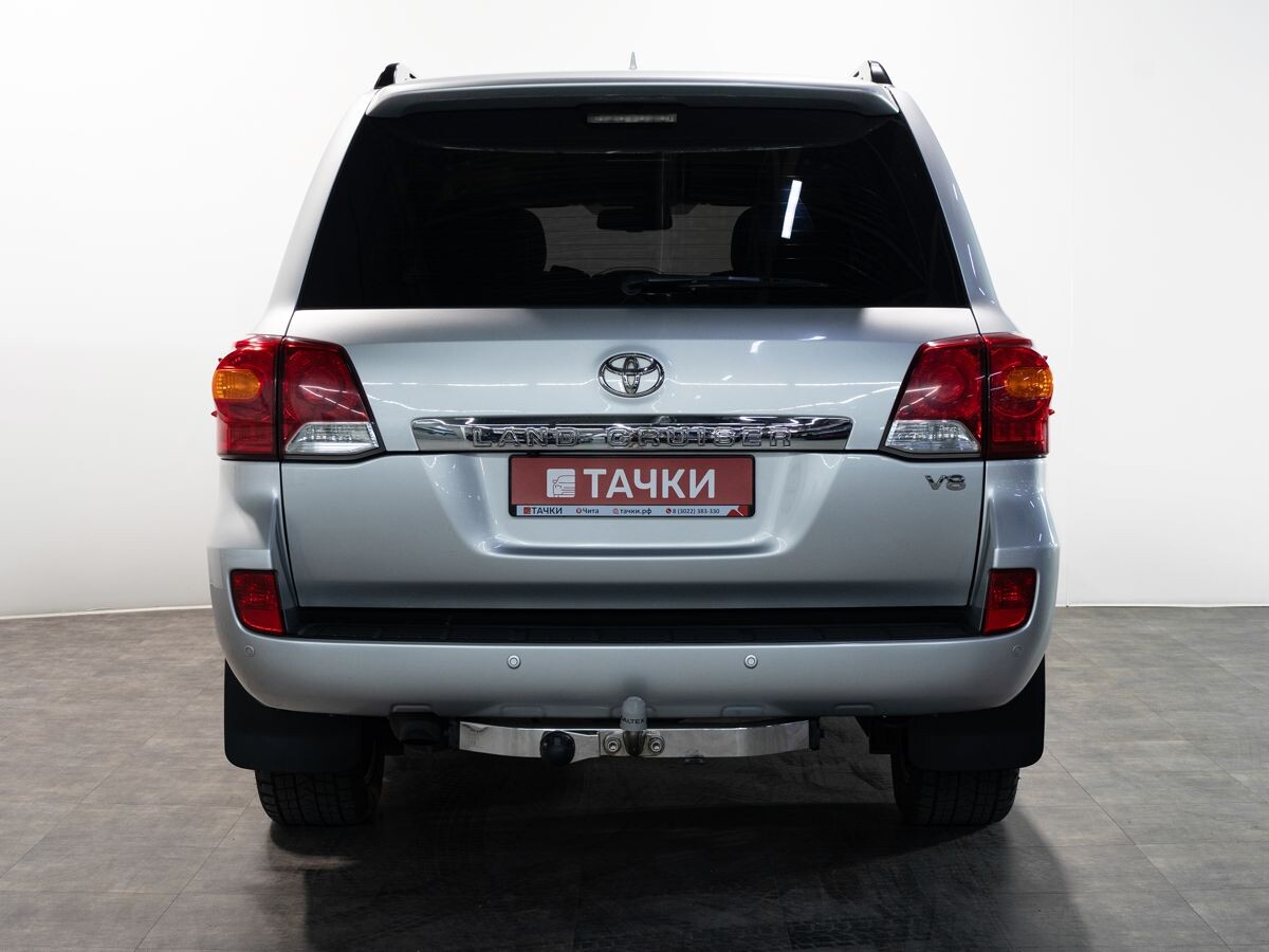 Toyota Land Cruiser 2013 - фото автомобиля